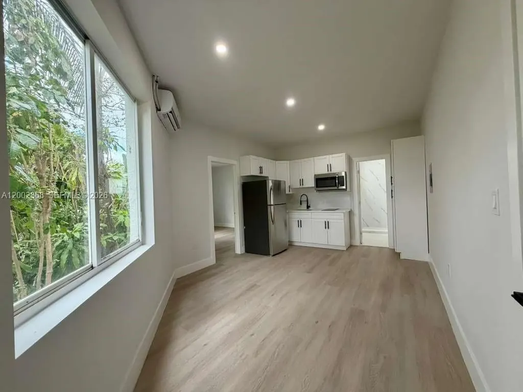 2425 SW 6th Street Miami FL 33135