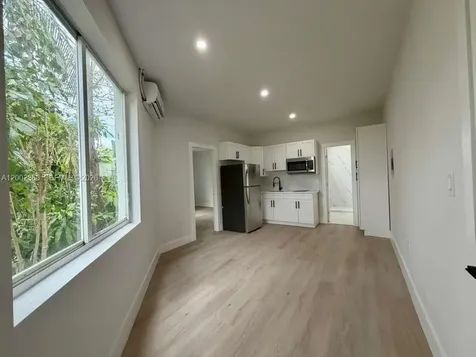2425 SW 6th Street Miami FL 33135