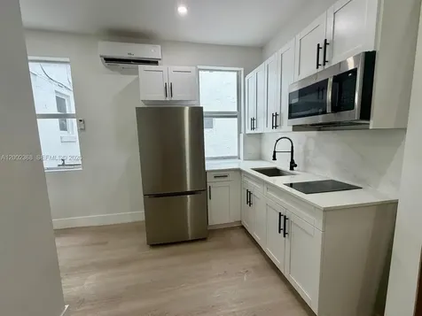 2425 SW 6th Street Miami FL 33135