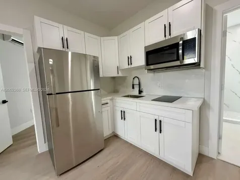 2425 SW 6th Street Miami FL 33135