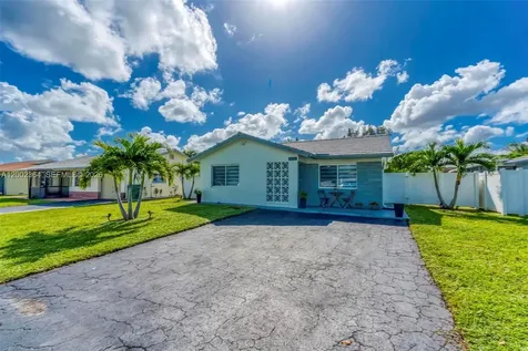 9212 NW 81st Place Tamarac FL 33321