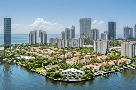 19707 Turnberry Way Aventura FL 33180
