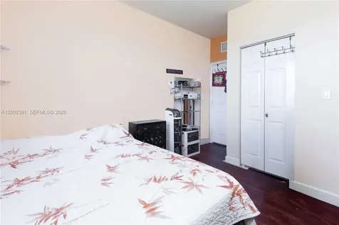 685 SE 37th Place Homestead FL 33033
