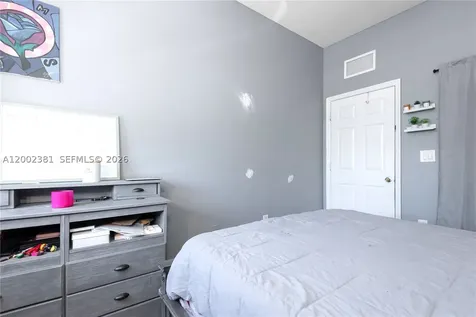 685 SE 37th Place Homestead FL 33033