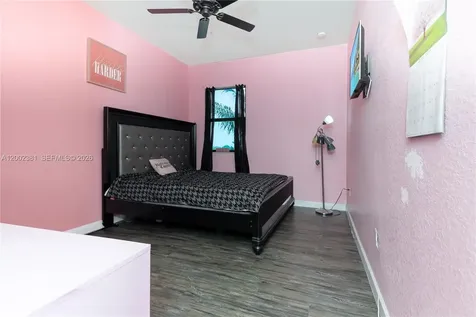 685 SE 37th Place Homestead FL 33033