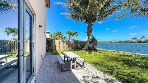 685 SE 37th Place Homestead FL 33033