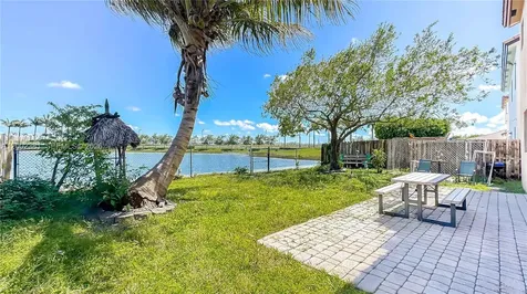 685 SE 37th Place Homestead FL 33033