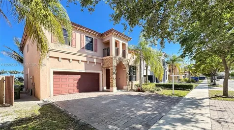 685 SE 37th Place Homestead FL 33033