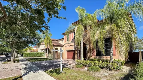685 SE 37th Place Homestead FL 33033