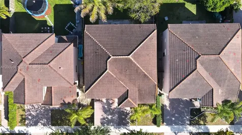 685 SE 37th Place Homestead FL 33033