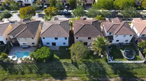 685 SE 37th Place Homestead FL 33033