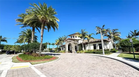 685 SE 37th Place Homestead FL 33033