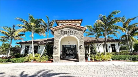 685 SE 37th Place Homestead FL 33033