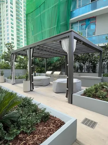 77 SE 5th Street Miami FL 33131