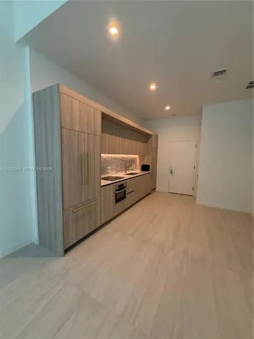 77 SE 5th Street Miami FL 33131