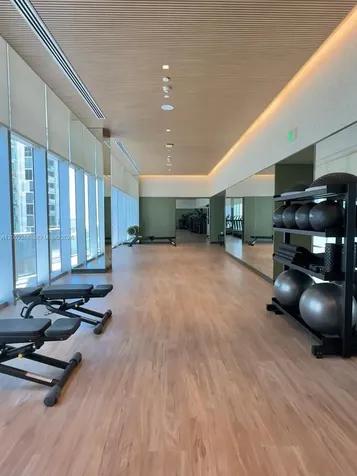 77 SE 5th Street Miami FL 33131