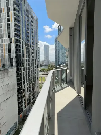 77 SE 5th Street Miami FL 33131