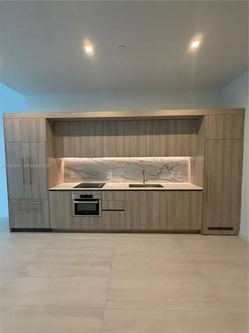 77 SE 5th Street Miami FL 33131