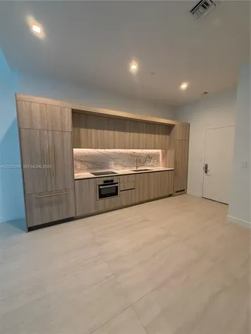 77 SE 5th Street Miami FL 33131