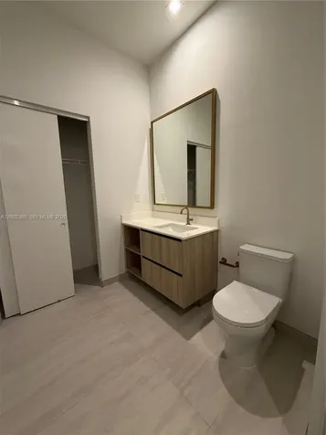 77 SE 5th Street Miami FL 33131