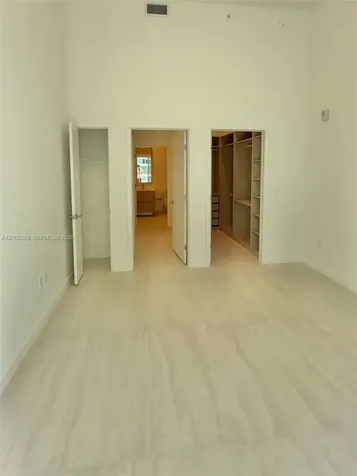 77 SE 5th Street Miami FL 33131