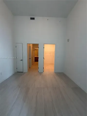 77 SE 5th Street Miami FL 33131