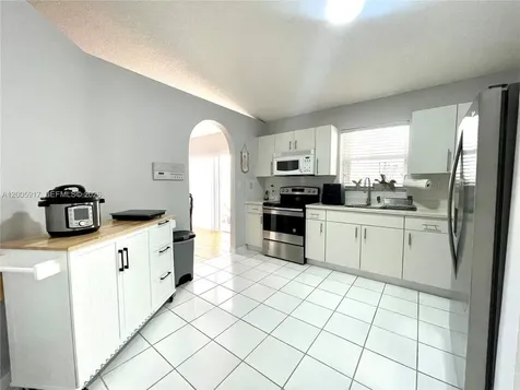 9929 NW 29th Terrace Doral FL 33172