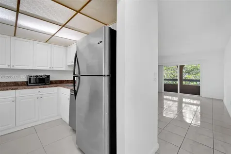 8103 Camino Real Miami FL 33143