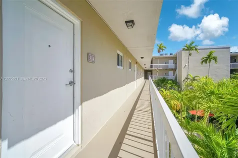 8103 Camino Real Miami FL 33143