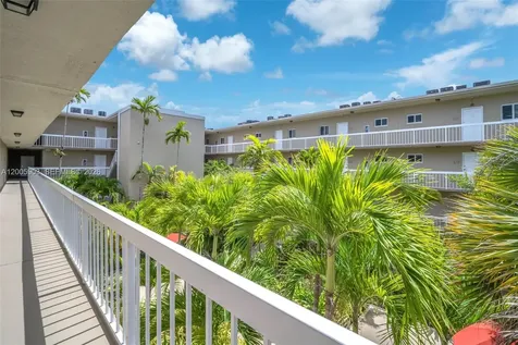 8103 Camino Real Miami FL 33143