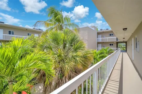 8103 Camino Real Miami FL 33143
