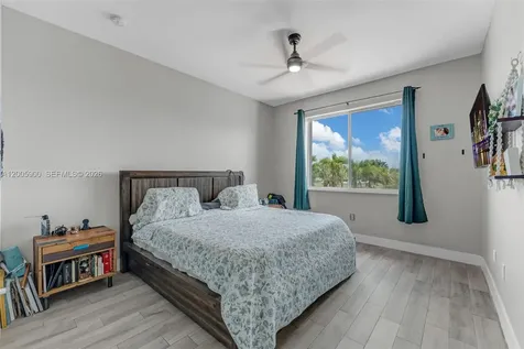 945 SW 154th Court Miami FL 33194
