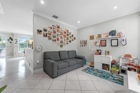 945 SW 154th Court Miami FL 33194