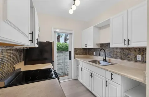 428 Collins Avenue Miami Beach FL 33139