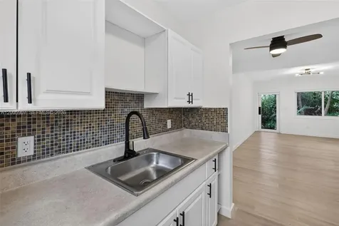 428 Collins Avenue Miami Beach FL 33139