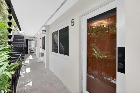 428 Collins Avenue Miami Beach FL 33139