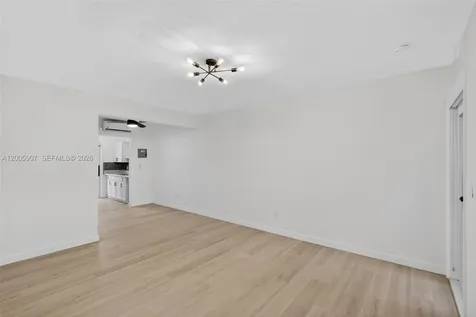 428 Collins Avenue Miami Beach FL 33139