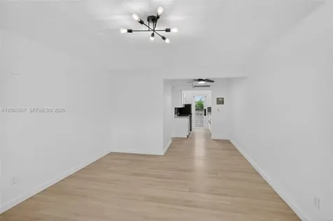 428 Collins Avenue Miami Beach FL 33139