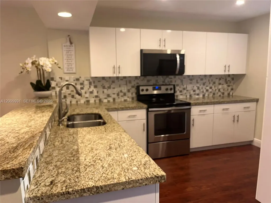 201 Lakeview Drive Weston FL 33326