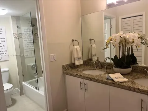 201 Lakeview Drive Weston FL 33326