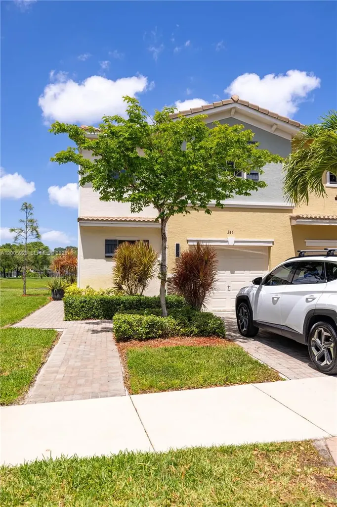 345 NE 194th Lane Miami FL 33179
