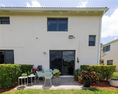 345 NE 194th Lane Miami FL 33179
