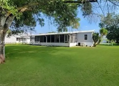 1047 Mayford Lake Road Moore Haven FL 33471
