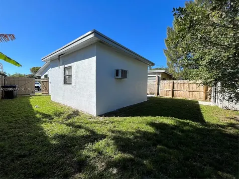 6301 SW 20th Street North Lauderdale FL 33068