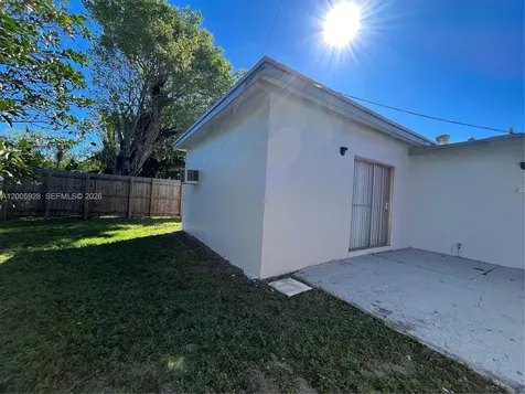 6301 SW 20th Street North Lauderdale FL 33068
