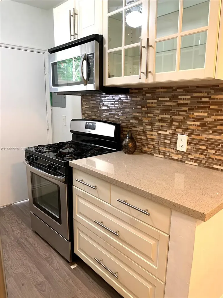1515 West Avenue Miami Beach FL 33139