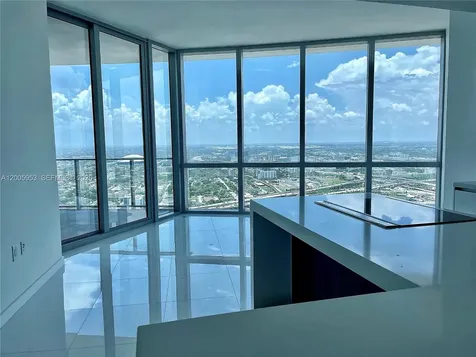 851 NE 1st Avenue Miami FL 33132