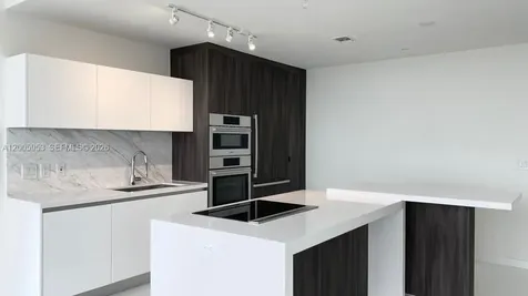 851 NE 1st Avenue Miami FL 33132