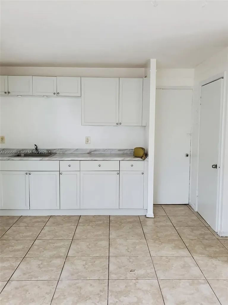 2114 Mckinley Street Hollywood FL 33020