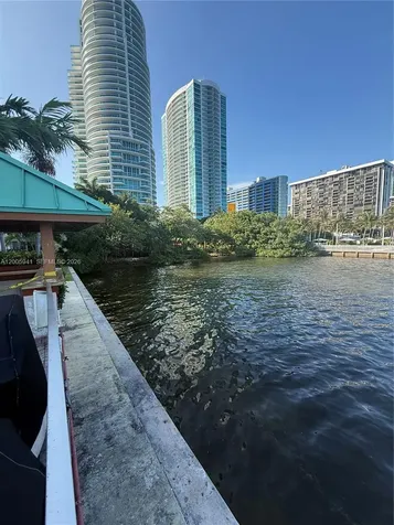 2201 Brickell Avenue Miami FL 33129